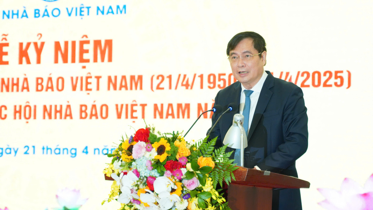 75 năm Hội Nhà báo: Phát huy truyền thống vẻ vang, bước vào kỷ nguyên vươn mình - Hình 4 75 nam Hoi Nha bao: Phat huy truyen thong ve vang, buoc vao ky nguyen vuon minh-Hinh-4