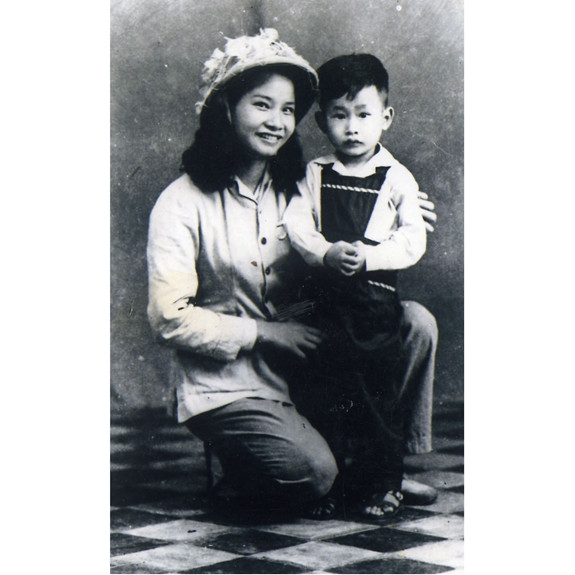 Nguoi me Ha Noi gui con tho “xe doc Truong Son” cuu nuoc