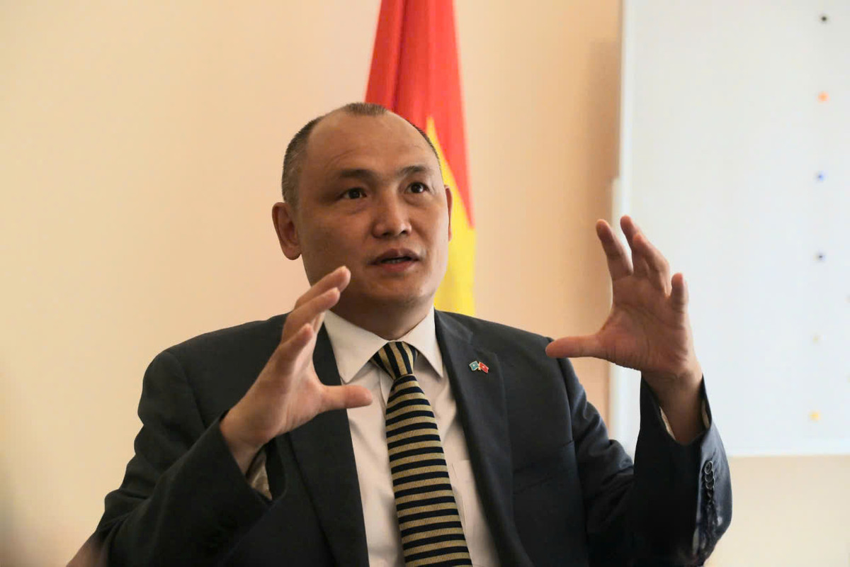 Dai su Kazakhstan chia se niem tu hao, chuc mung Viet Nam dip le 30/4