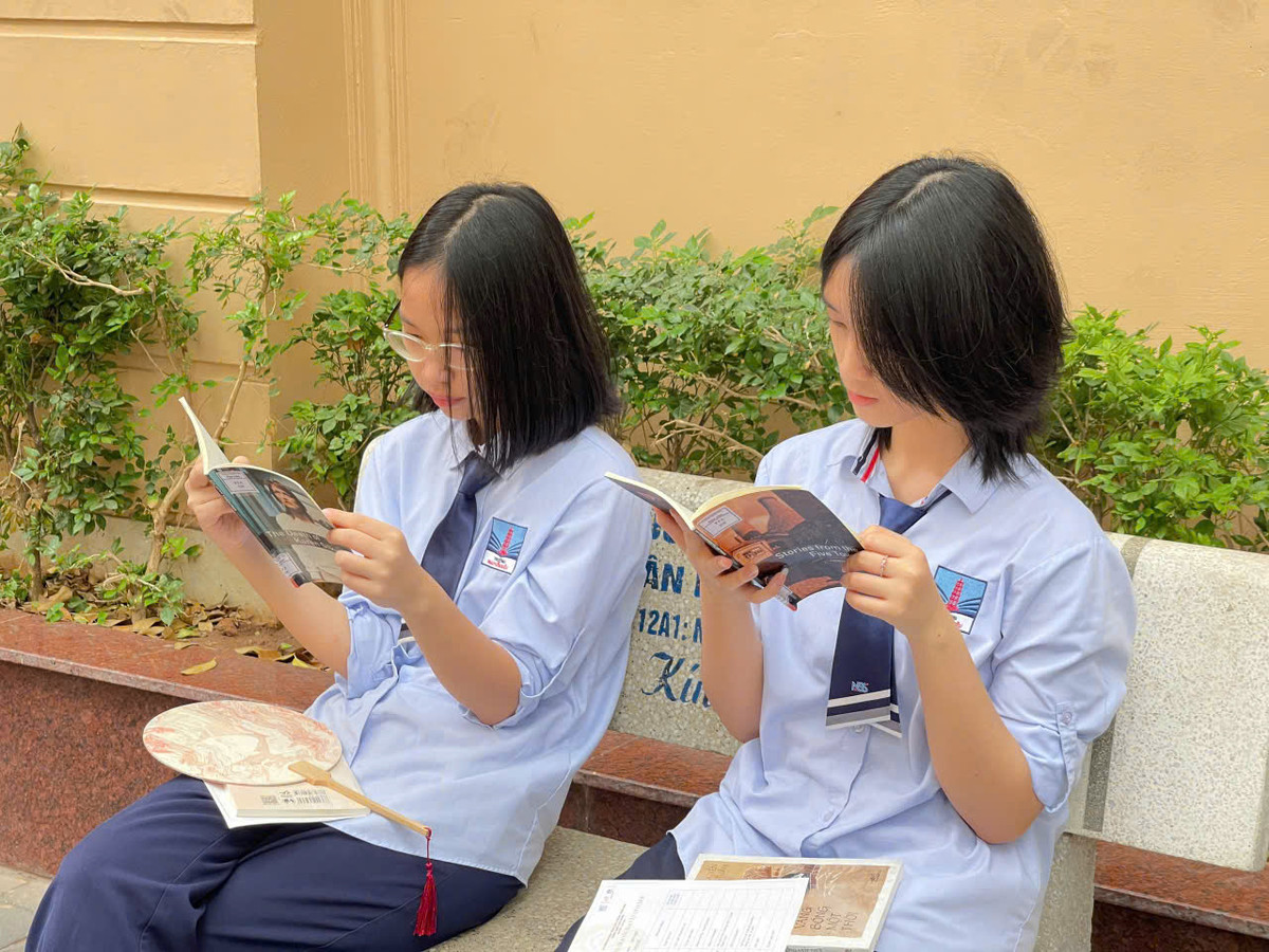 Khoi day niem tu hao dan toc, y nghia ngay 30/4 tu sach-Hinh-3