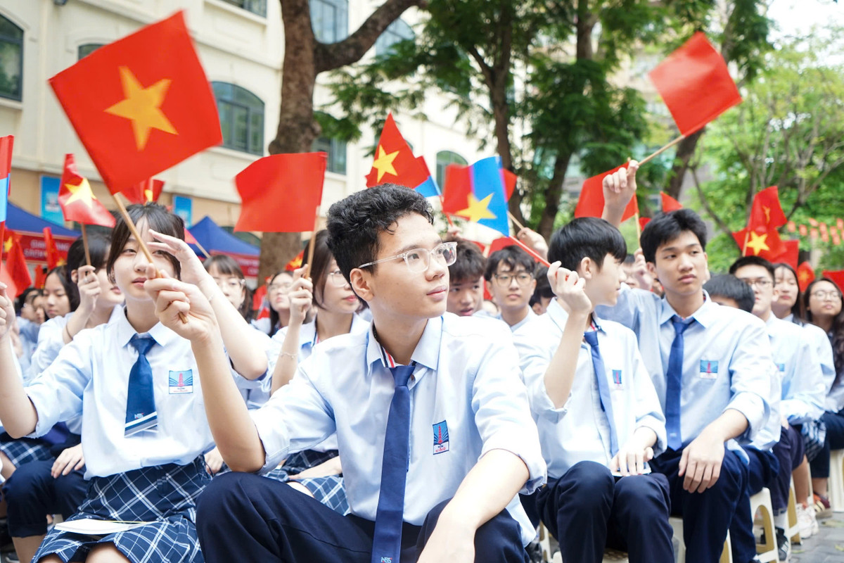 Khoi day niem tu hao dan toc, y nghia ngay 30/4 tu sach-Hinh-5