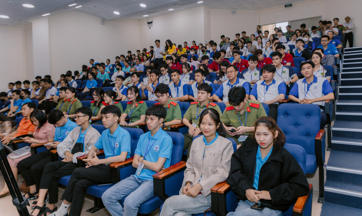 Khai mac Olympic Toan hoc SV-HS: Toan hoc la cong cu tu duy quan trong-Hinh-4