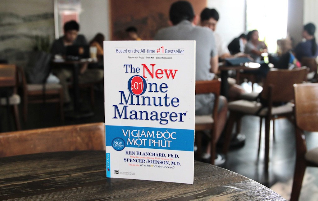 “Vi giam doc mot phut”: Tac pham kinh dien ve nghe thuat quan ly