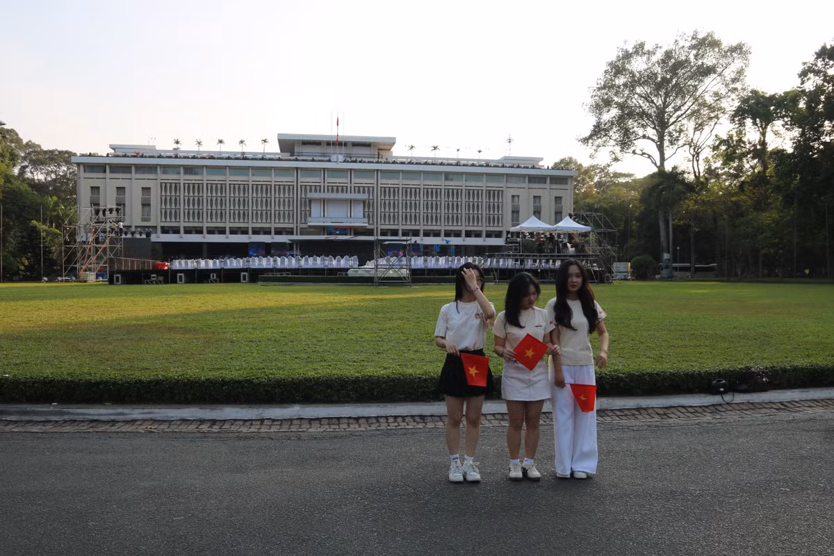 Nó cho thấy, mạch nguồn yêu nước, tự hào dân tộc tiếp tục chảy, dù biểu hiện có thể khác nhau giữa các thế hệ.