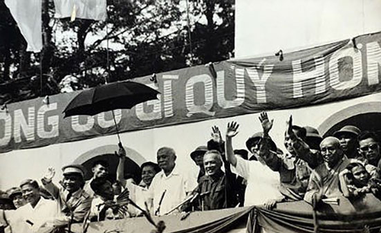 Chien dich Ho Chi Minh lich su - Thang loi cua “the tran long dan”-Hinh-8