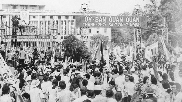 Chien dich Ho Chi Minh lich su - Thang loi cua “the tran long dan”-Hinh-6