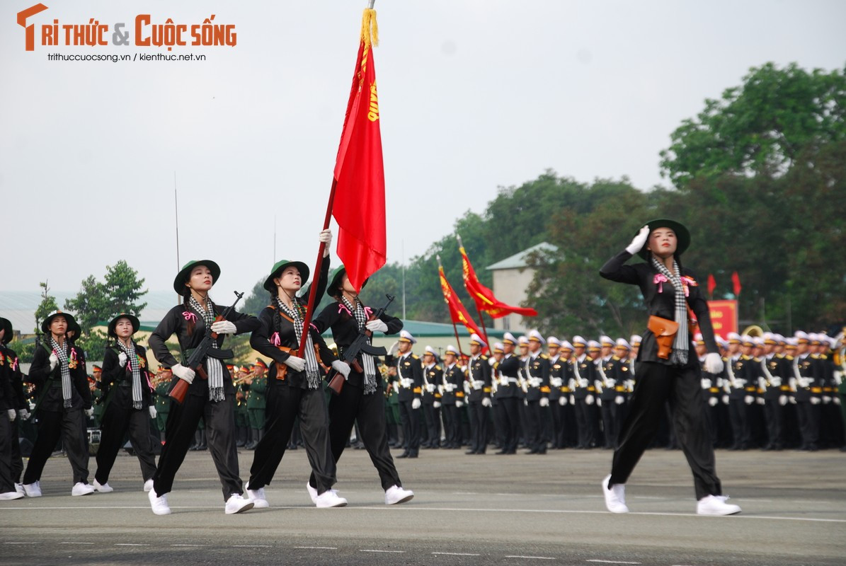 TP HCM: Du khach duoc song lai khoanh khac hao hung dip Le 30/4-Hinh-2