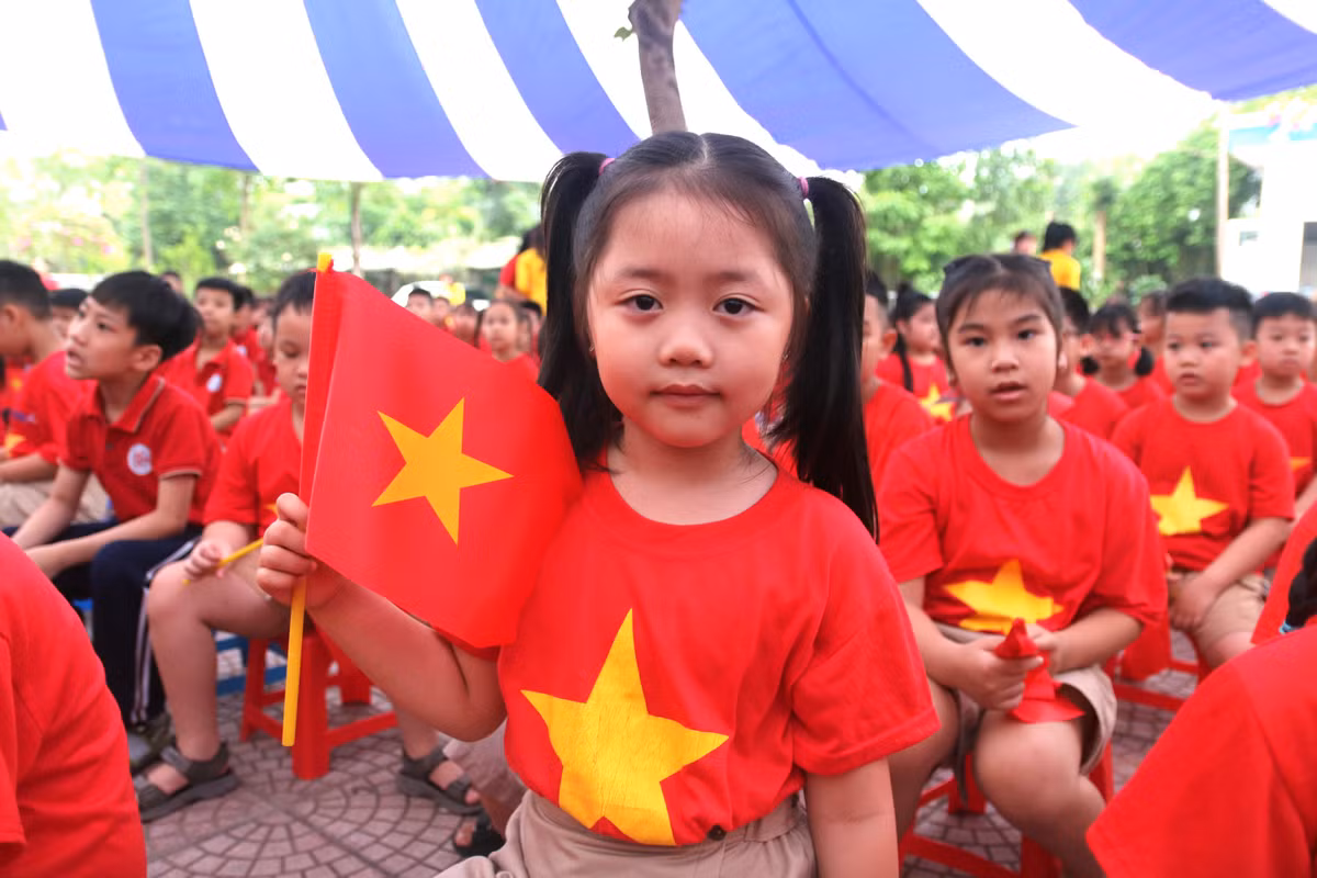 Lan toa ban hung ca 50 nam Thong nhat cho the he tuong lai-Hinh-2