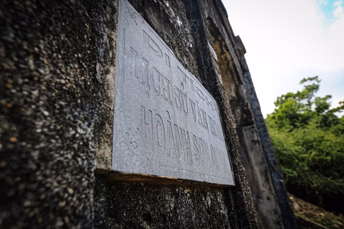 Năm 2002, tỉnh Quảng Bình xếp hạng Hoành Sơn Quan là di tích lịch sử - văn hóa cấp tỉnh. 3 năm sau, tỉnh Hà Tĩnh cũng xếp hạng công trình này là di tích lịch sử-văn hóa cấp tỉnh. Sau đó, cả hai tỉnh đều đề nghị Bộ Văn hóa, Thể thao và Du lịch xếp hạng “Di tích quốc gia”, nhưng đến nay chưa được chấp thuận.