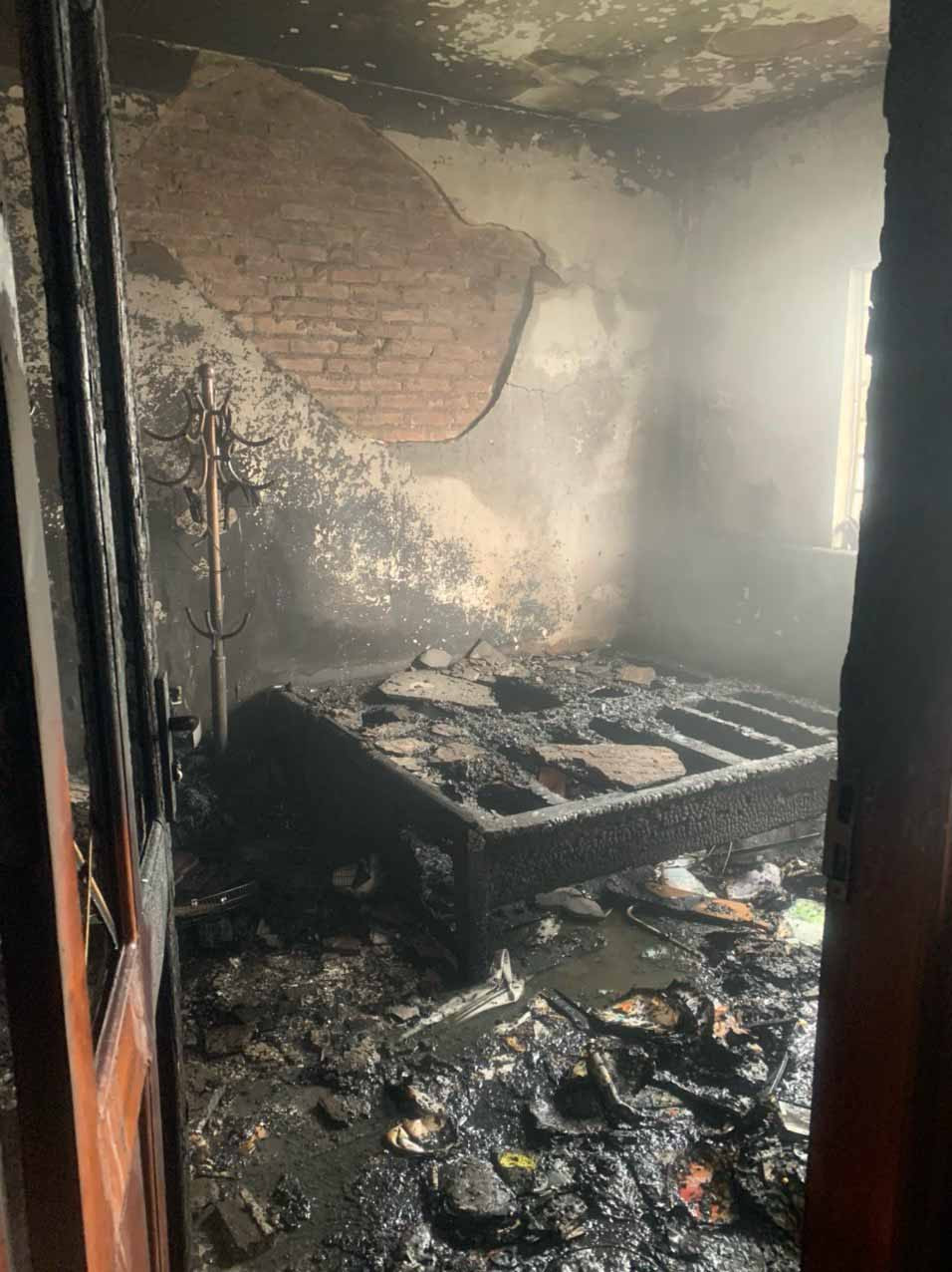 Ba hoa ghe tham can ho chung cu trong ngay via Than Tai-Hinh-2