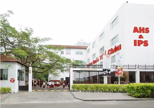 Giao vien bi to danh hoc sinh bam tim, truong Quoc te A Chau noi gi?