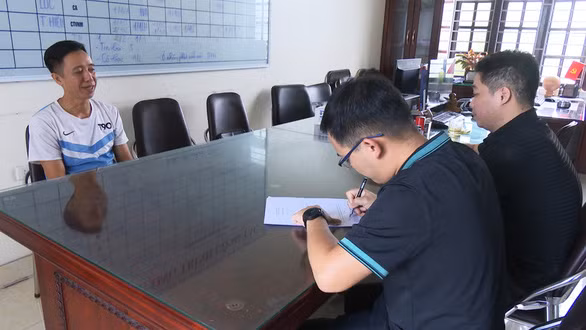  Bị bắt sau 30 năm trốn truy nã bằng nghề tự do trên biển: Sau 30 năm trốn truy nã bằng cách làm nghề tự do trên biển, đầu tháng 7/2022 Lê Văn Nho (52 tuổi, trú huyện Vân Đồn, tỉnh Quảng Ninh) bị bắt giữ để phục vụ việc điều tra vụ án giết người bằng lựu đạn. 