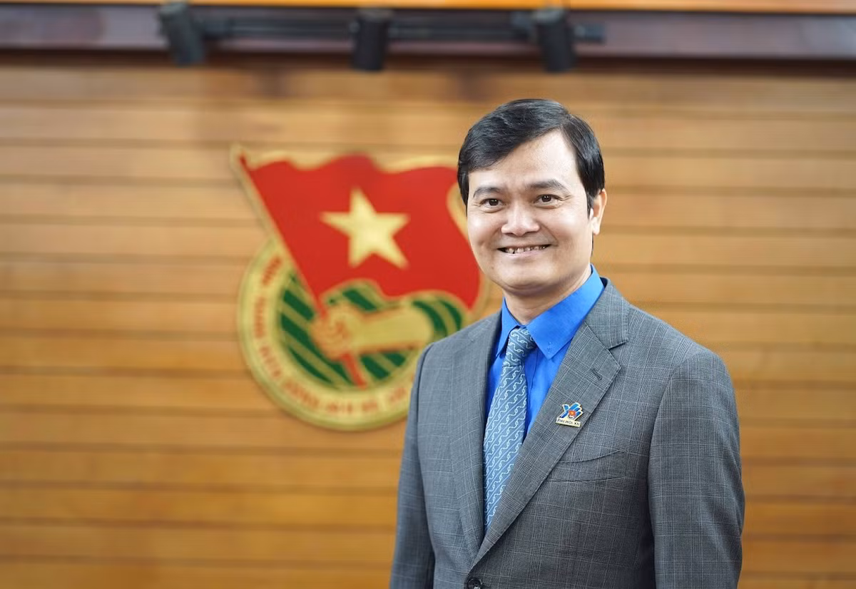 Ông Bùi Quang Huy - Ủy viên dự khuyết Ban Chấp hành Trung ương Đảng, Bí thư Thứ nhất Trung ương Đoàn khóa XII, Chủ nhiệm Ủy ban Quốc gia về thanh niên Việt Nam. 