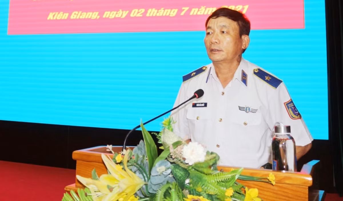  Thiếu tướng Doãn Bảo Quyết - cựu Phó chính ủy kiêm chủ nhiệm chính trị Cảnh sát biển Việt Nam cũng bị khởi tố, bắt giam về tội tham ô tài sản. 