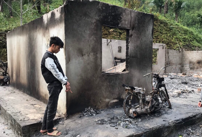 Khoi to ke dot nha do mau thuan voi con gai bi hai