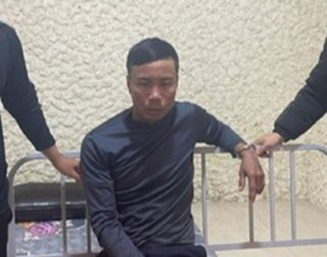 Ngày 15/12, Viện KSND tỉnh Hà Tĩnh cho biết đã phê chuẩn quyết định khởi tố và lệnh bắt tạm giam đối với Trần Thế Bảo (33 tuổi, trú thôn Mỹ Lộc, xã Xuân Viên, huyện Nghi Xuân) để điều tra về hành vi “ Giết người”. 