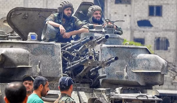 Được biết, các binh sĩ Syria đã tiến vào 30 km trong khu vực này và cũng được triển khai tới ngôi làng Nayriayah. Ảnh: FNA.