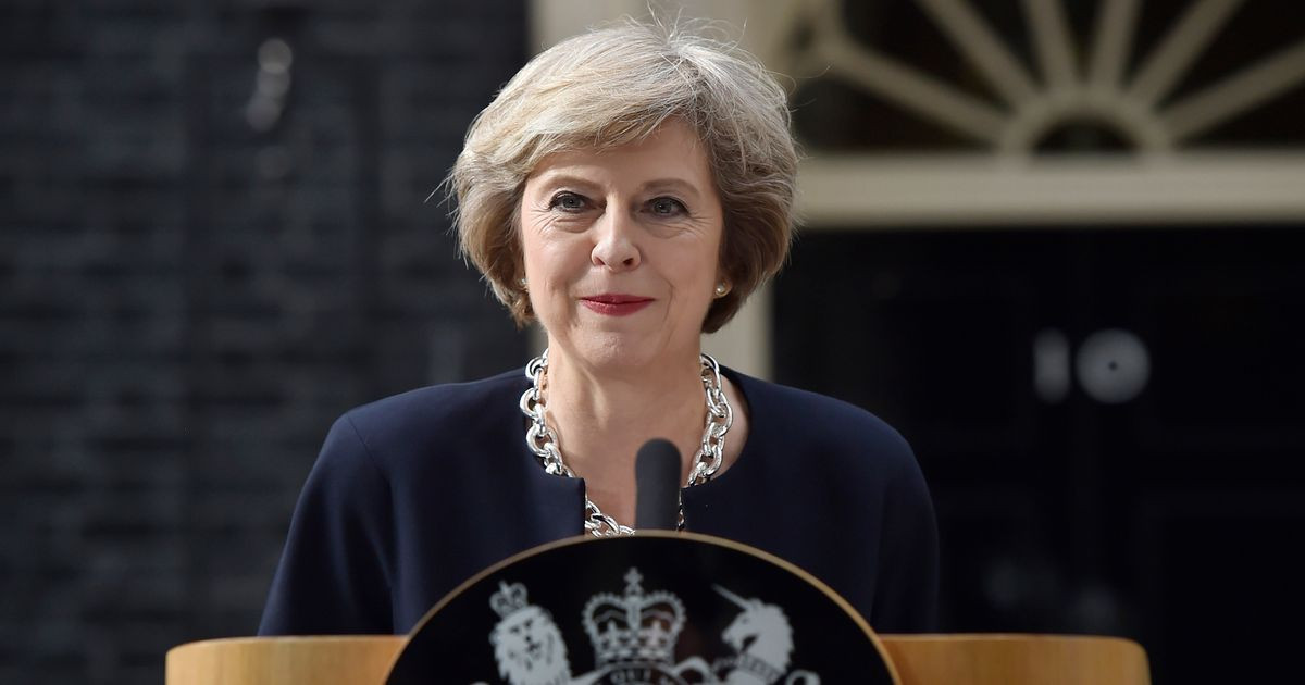 Thủ tướng Anh Theresa May khẳng định sẽ không lùi bước trước khó khăn trong đàm phán với EU về thỏa thuận Brexit. Thậm chí có thông tin cho biết, bà May sẽ tổ chức bầu cử sớm để chứng minh sự tin tưởng của người dân Anh dành cho chính phủ.
