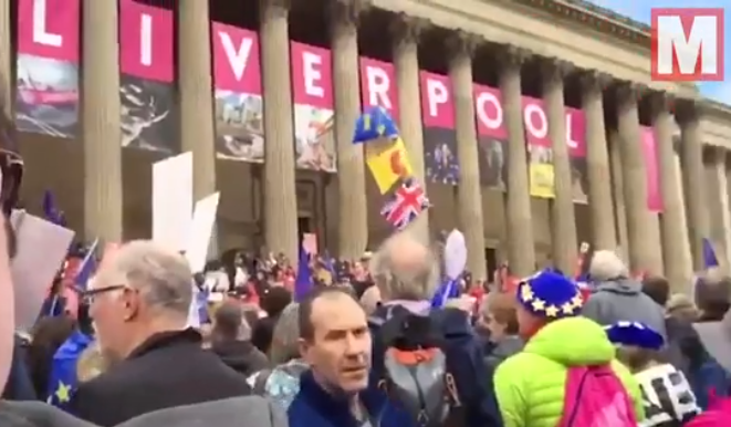 “Tôi muốn một cuộc tổng tuyển cử càng sớm càng tốt để giúp người dân trong thành phố này. Nhưng chúng tôi cũng xứng đáng có cơ hội tranh luận về tương lai cho con cháu của chúng tôi”, Thị trưởng Anderson phát biểu.