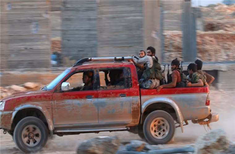 “Chao lua” Idlib nong ray, My lap can cu moi tai Deir Ezzor-Hinh-9