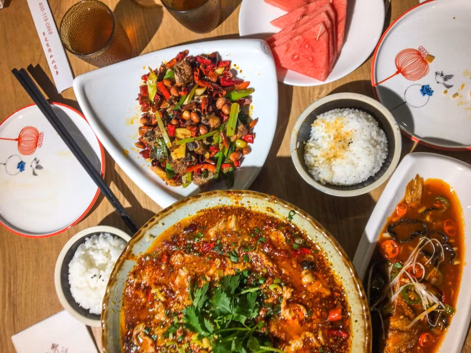 Đồ ăn Trung Quốc được đánh giá rất ngon, rẻ với nhiều món ăn đa dạng. Ảnh: BI.