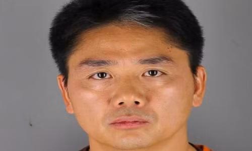 Ty phu Trung Quoc bi bat tai My vi cao buoc tinh duc