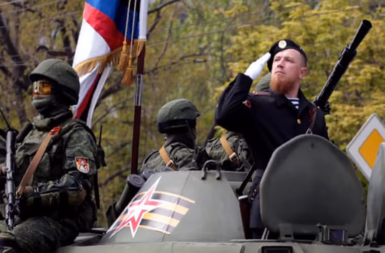 Chan dung 3 thu linh lung danh mien Dong Ukraine bi am sat-Hinh-12