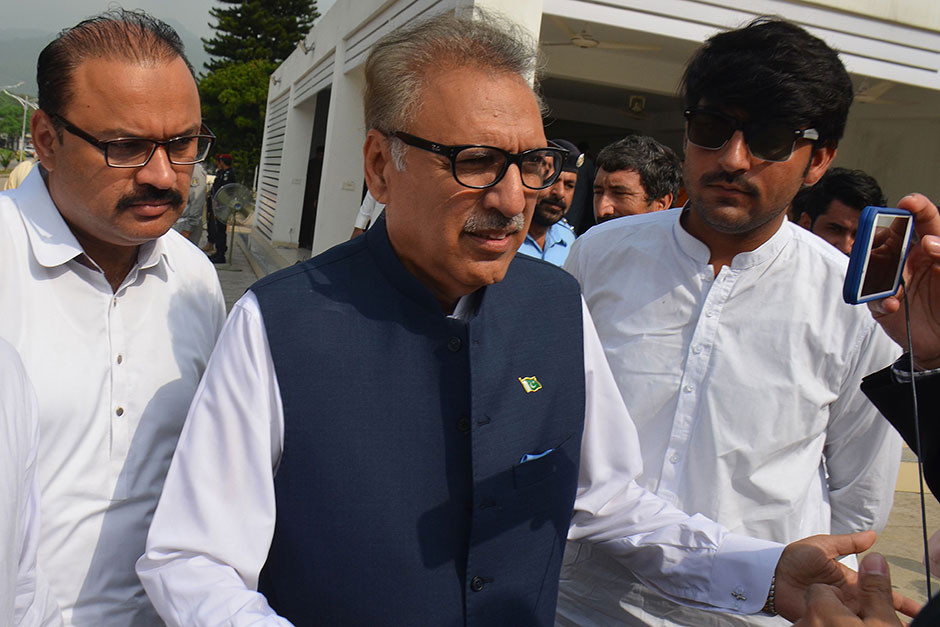 Hanh trinh tu bac si nha khoa den tan Tong thong Pakistan-Hinh-10