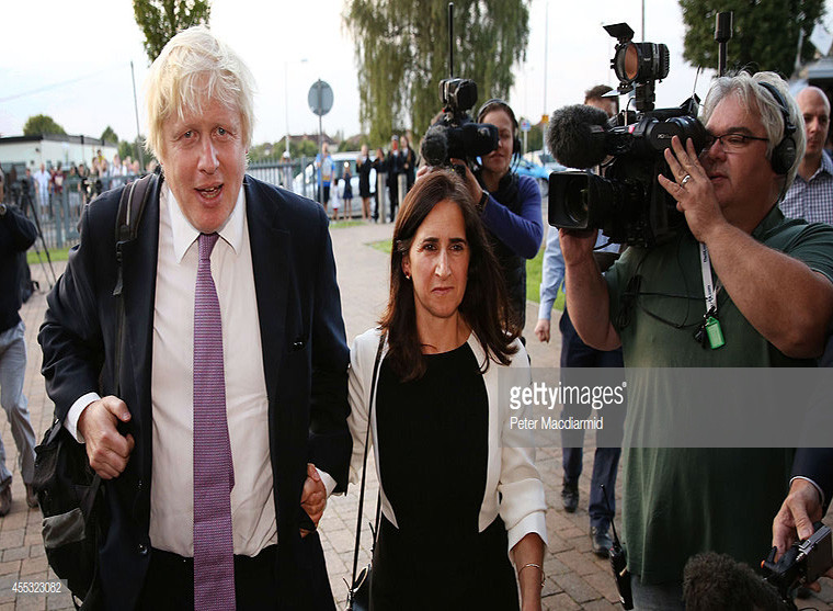 Cuoc hon nhan “song gio” cua nguoi giup nuoc Anh roi khoi chau Au-Hinh-6