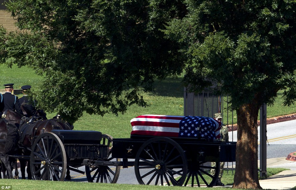 Được biết, ông McCain qua đời vào ngày 25/8 tại nhà riêng ở Sedona, bang Arizona, sau hơn một năm chống chọi với căn bệnh ung thư não.