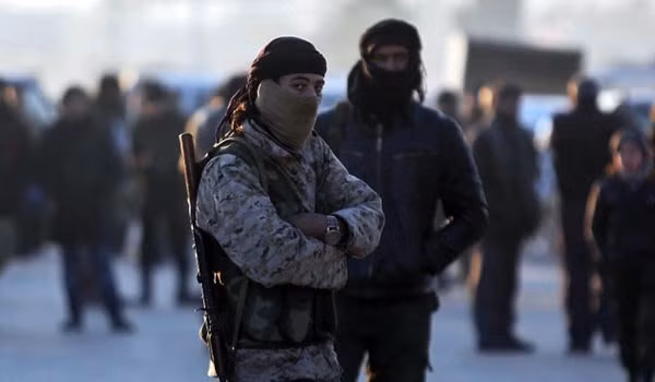 Lien quan My “tuon” vu khi cho phien quan IS qua Ukraine?-Hinh-4