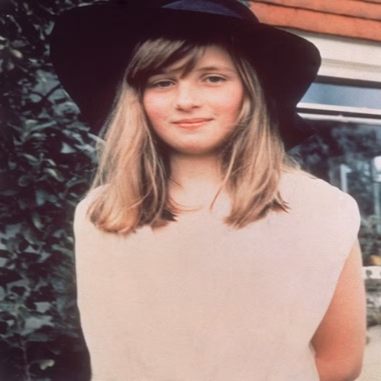 Nhin lai khoanh khac hanh phuc trong cuoc doi Cong nuong Diana-Hinh-7