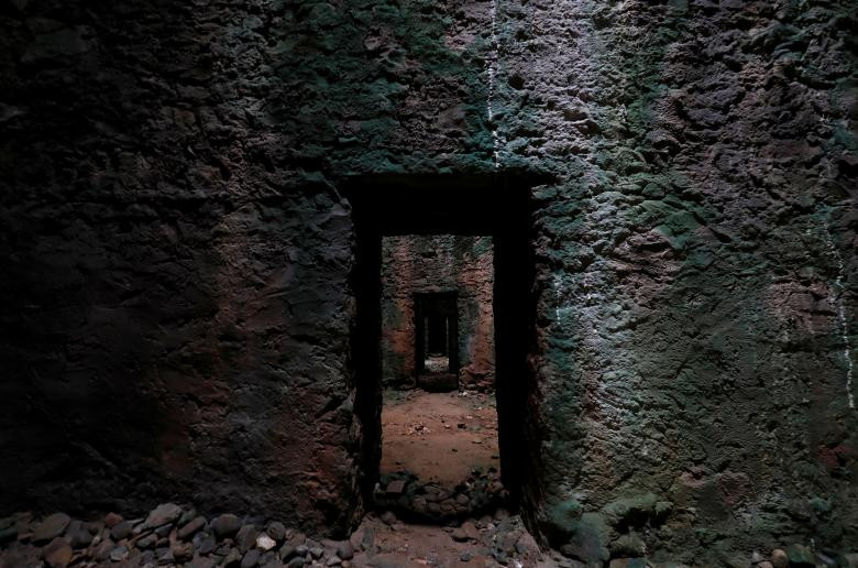 Phòng giam trong nhà tù. Được biết, đây là nhà tù lớn nhất được xây dựng dưới thời ông Salazar.