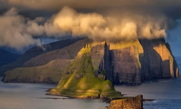 Cảnh đẹp như tranh vẽ trên đảo Vagar và Tindholmur thuộc quần đảo Faroe.