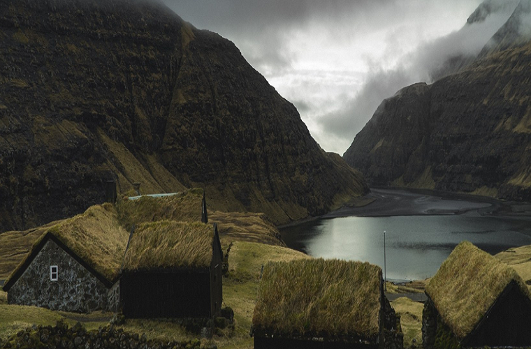 Đảo Streymoy nổi tiếng với những vách đá cao tới gần 500 mét.