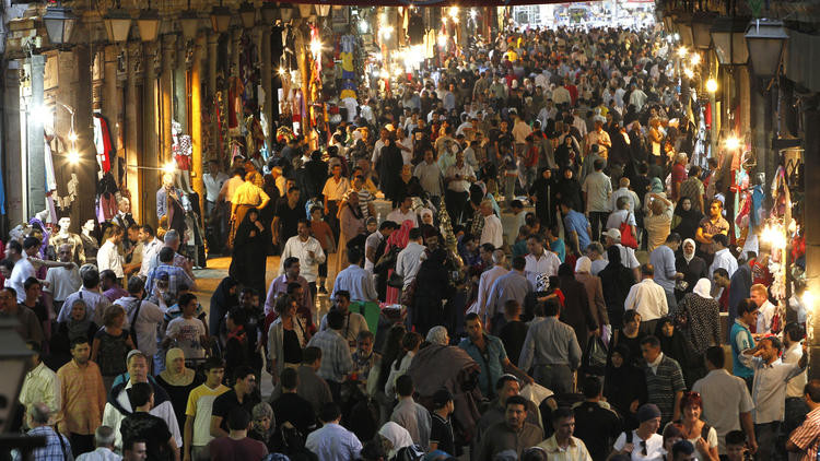 Cảnh đông đúc tại khu chợ Hamidiya ở thủ đô Damascus. Ảnh: Getty.