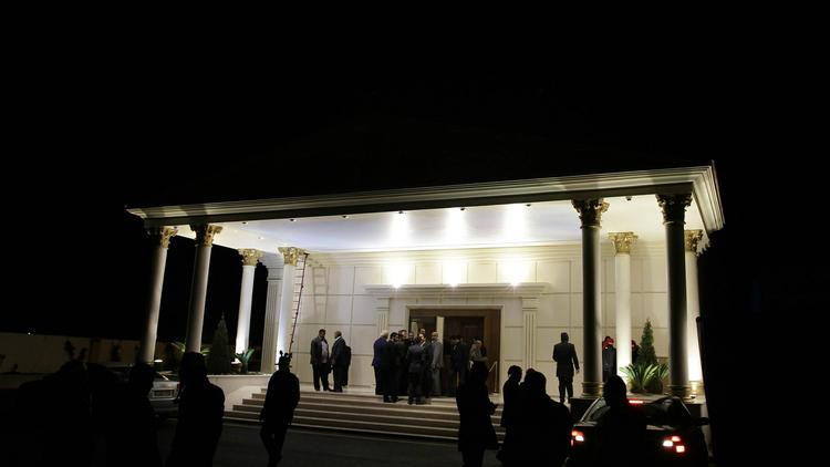 Casino đầu tiên của Syria nằm gần sân bay Damascus được mở cửa vào đêm Giáng sinh năm 2010. Ảnh: Getty.