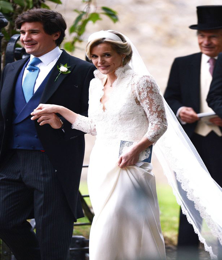 Được biết, cô dâu Sophie Carter và chú rể Robert Snuggs chơi thân với vợ chồng Hoàng tử William và Công nương Kate.