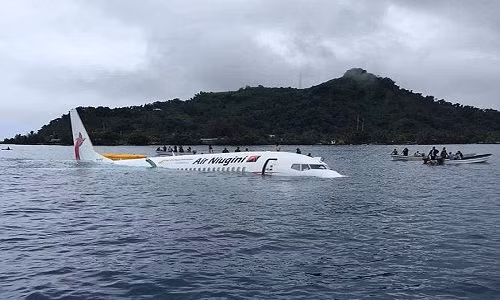 May bay lao qua duong bang, phi thang xuong bien-Hinh-2