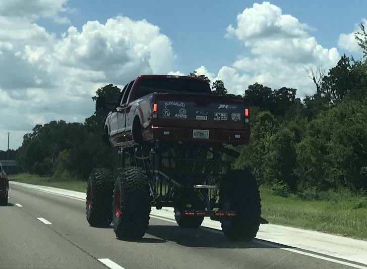 Những chiếc xe tải “quái vật” ở nước Mỹ.
