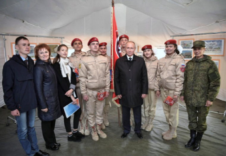 Tổng thống Putin khẳng định, cuộc tập trận quân sự Vostok-2018 không nhằm vào bất kỳ quốc gia nào và nước Nga luôn sẵn sàng hợp tác với các quốc gia khác dựa trên tinh thần xây dựng. Ảnh: Reuters.