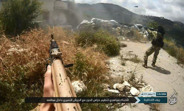 “Các tay súng khủng bố Horas al-Deen đã kịch liệt phản đối thỏa thuận thiết lập vùng đệm phi quân sự tại Idlib mà Nga và Thổ Nhĩ Kỳ đã đạt được hôm 17/9, đồng thời kêu gọi các nhóm khủng bố khác tham gia cuộc tấn công vào Quân đội Syria để nhanh chóng làm thất bại thỏa thuận Idlib", nguồn tin nói thêm. Ảnh: smmsyria.com.