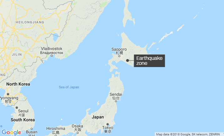 Theo Japan Times, trận động đất ở Nhật Bản với cường độ mạnh 6,7 độ Richter đã xảy ra tại đảo Hokkaido vào khoảng 3 giờ sáng nay 6/9, với tâm chấn nằm ở phía đông thành phố Tomakomai. Cơn địa chấn xảy ra giữa lúc khu vực phía tây Nhật Bản vừa hứng chịu siêu bão Jebi. Ảnh: Google.