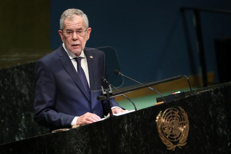 Loat hinh an tuong ve ky hop Dai hoi dong Lien Hop Quoc-Hinh-2