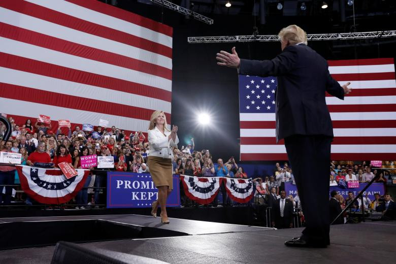 Tổng thống Trump chào đón ứng viên Đảng Cộng hòa chạy đua vào Thượng viện Marsha Blackburn trong cuộc vận động tại Nashville, bang Tennessee, ngày 29/5/2018.