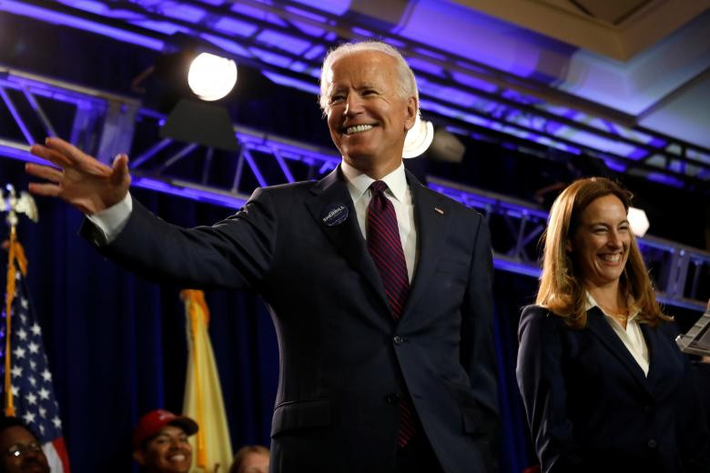Cựu Phó Tổng thống Mỹ Joe Biden vận động cùng ứng viên Dân chủ Mikie Sherrill tại trường Đại học quốc gia Montclair ở Montclair, bang New Jersey, ngày 5/9/2018.