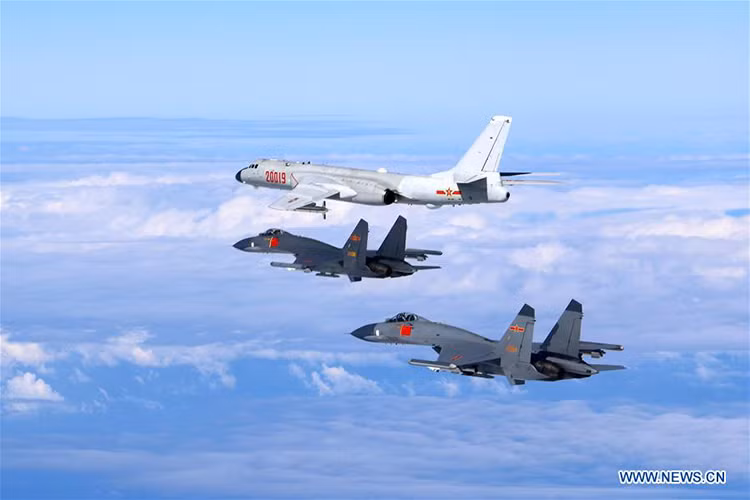 Mặc dù tính năng là tương đối ưu việt nhưng số lượng quá nhỏ chỉ 3 chiếc khiến cho nó chỉ cung cấp được mức hỗ trợ hạn chế cho các phi vụ tầm xa của Không quân cũng như Không quân Hải quân Trung Quốc, đặc biệt khi các lực lượng này đã thay đổi học thuyết từ ngăn chặn xâm nhập lãnh thổ sang chiếc lược có nội dung tương tự như tung đòn tấn công phủ đầu mà Mỹ vẫn áp dụng. Nguồn ảnh: xinhuanet.