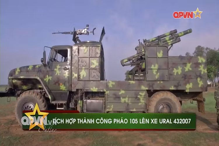 Ngoài các nguyên nhân kể trên, còn có những yếu tố tác động khác như hiện Việt Nam đang đẩy mạnh quá trình tự hành hóa các loại pháo xe kéo với cỡ nòng từ 105 mm trở lên bằng cách tích hợp chúng lên cả khung gầm xe tải bánh lốp lẫn bánh xích và bước đầu cho kết quả tích cực. Nguồn ảnh: QPVN.