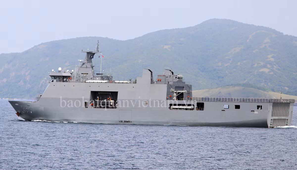 Hải quân Philipines: Tàu vận tài đổ bộ 601-Davao del Sur. Tàu chở được 500 quân và các phương tiện và trang bị kèm theo. Nguồn ảnh: Báo Hải quân Việt Nam.