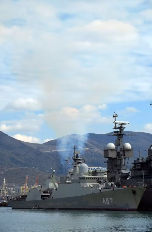 Hiện tại tàu “487” đang được neo tại cảng Novorossiysk, Nga và nhiều khả năng tàu Gepard thứ 4 của Việt Nam đã hoàn tất quá trình thử nghiệm trên biển cũng như sẵn sàng được bàn giao cho hải quân. Điều này hoàn toàn hợp lý dựa trên những hình ảnh mới nhất của tàu “487”. Nguồn ảnh: barmacode1.